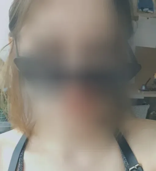 Anne, 19