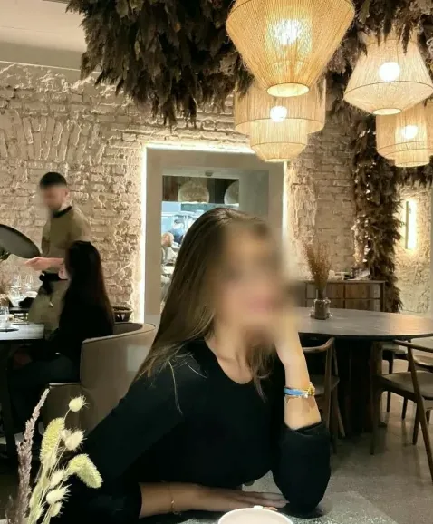 Aya, 25