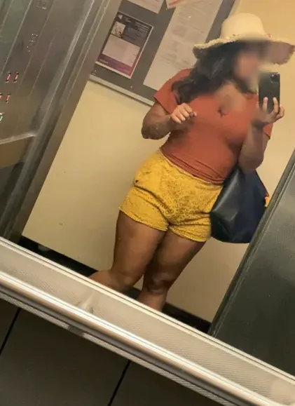 Carlijn, 34