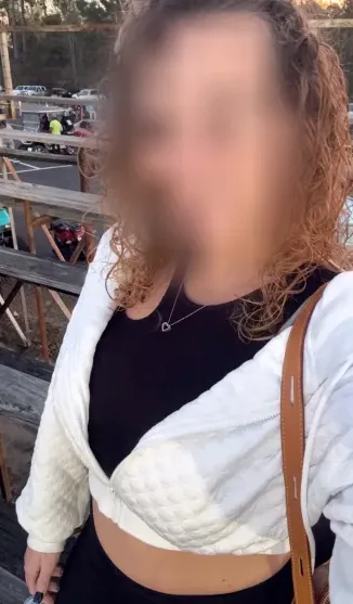 Eva, 30