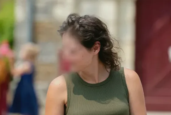 Laura, 28