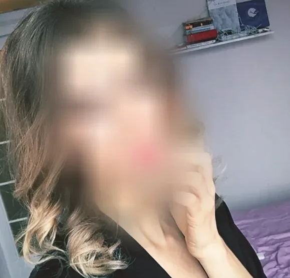 Leyla, 32