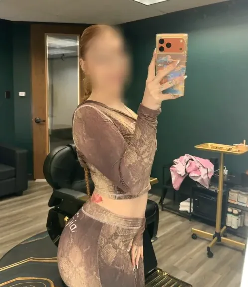 Leyla, 27