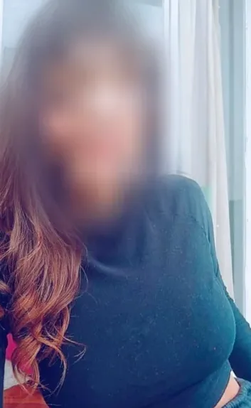 Lotte, 33