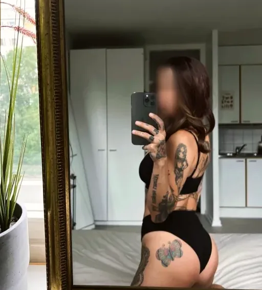 Merel, 27