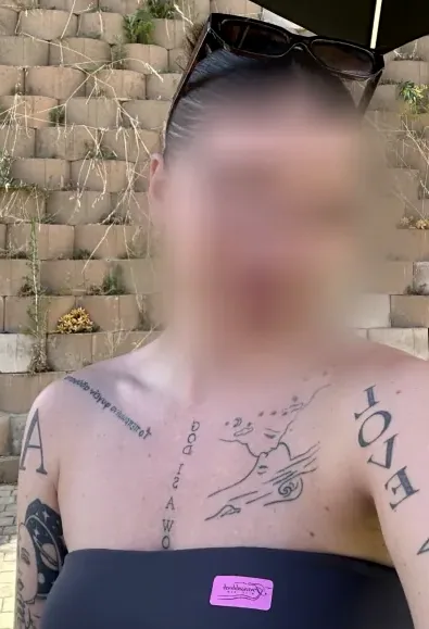 Naomi, 29