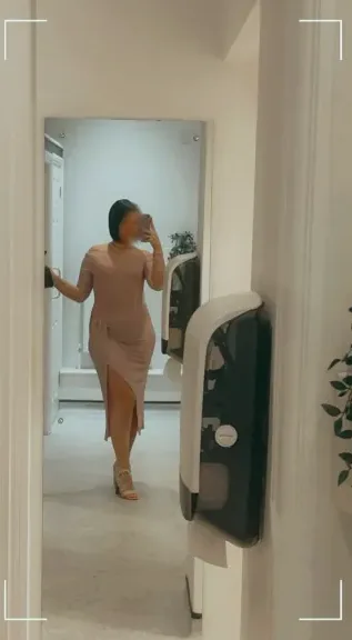 Nathalie, 35