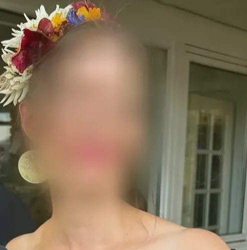 Olivia, 40
