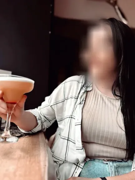 Olivia, 20