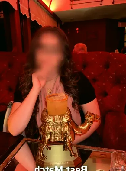 Olivia, 34