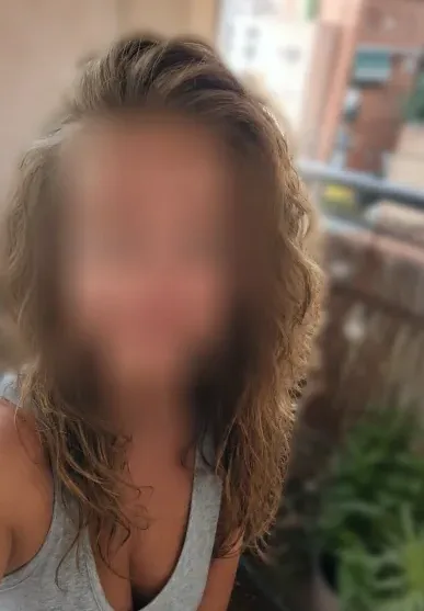 Shania, 40