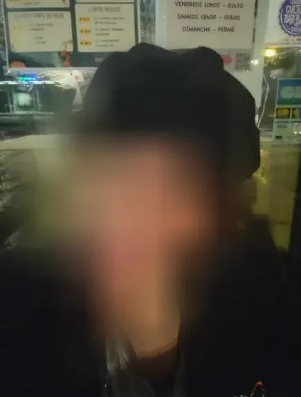 Suzanne, 35