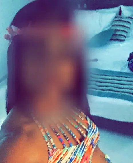 Zoe, 35